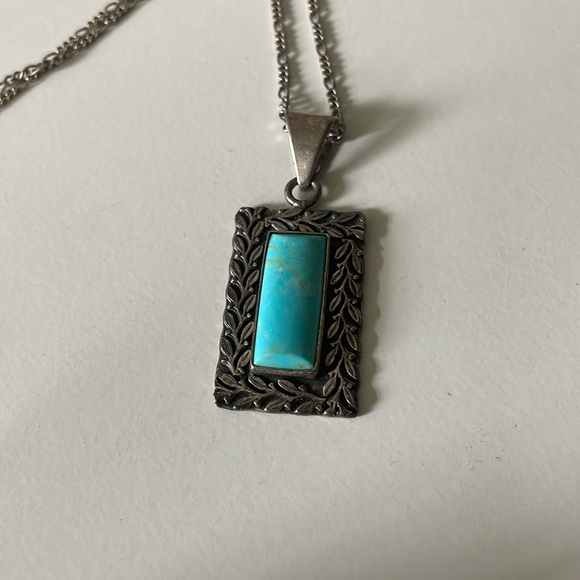 Vintage Platinum Silver and Turquoise Matching Necklace And Earring Jewelry Set - Picture 4 of 7